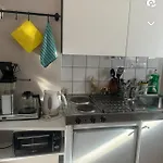 Apartamento Yksioe Laehellae Kupittaa Rautatieasemaa *