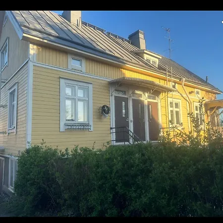 Yksioe Laehellae Kupittaa Rautatieasemaa * Turku